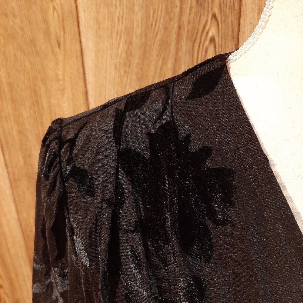 Elensa Black Evening Dress (Medium) - Picture 5 of 10